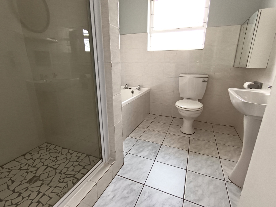 2 Bedroom Property for Sale in Wavecrest Eastern Cape